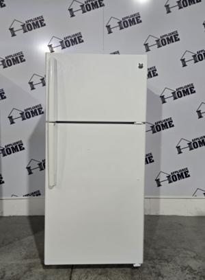GE fridge 28 GTE15CTHRWW,  Top freezer, 62 inches height, ENERGY STAR , 14.6 cu. ft.  Interior Light, White color, Used