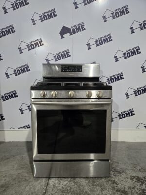 Samsung Gas Stove NX58H5600SS 30  5 burners, 17k BTU,  Self Clean, Convection, Oven capacity 5.8 cu. ft. Storage Drawer, Stainless Steel color, Used.