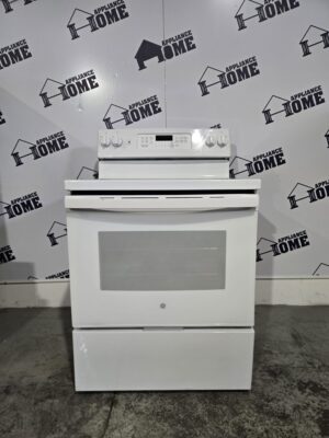 GE Stove JCB830DKWW 30 Electric Range, 5 cu. ft. Glass ceramic top, 4 Burners, Self Clean, Convection, Storage Drawer, White, like new in perfect condition, Refurbished.