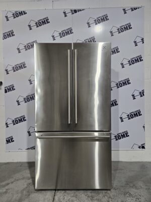 Electrolux refrigerator ERFG2393AS  36  Counter Depth French Door 23.3 Cu. Ft.  used